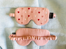 Ielādēt attēlu galerijas skatītājā, We spend a significant portion of our lives, so let’s do it as comfortable as we can!
You can use sleeping mask while relaxing in your comfy bedroom as well as on flight or long travel in light.
The beauty of linen’s natural, yet smooth texture brings comfort to our body and mind. It is natural, sustainable, healthy, timeless, relaxing, refreshing and warming.
Linen’s ability to adapt to various temperatures enhances sleep and its natural properties bring about relaxation and support health.