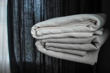 Load image into Gallery viewer, Linen throw blanket