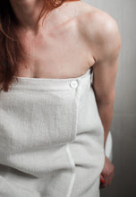 Load image into Gallery viewer, Small waffle linen wrap towel, 2 colors available