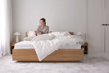 Load image into Gallery viewer, Linen duvet cover
Push buttons closure, decorative flange all around. Fastening cords in each inner corner of the cover will allow the blanket to be fixed to the cover so that the blanket does not slip over the cover.