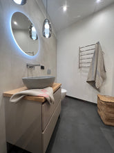 Load image into Gallery viewer, Linen towel
