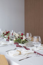 Ielādēt attēlu galerijas skatītājā, Luxurious linen tablecloth handcrafted from washed linen. The tablecloth is decorated with 4 cm wide flap.
Size: 170x170 cm and 170x270 cm.
Color: Off White.