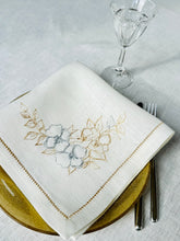 Ielādēt attēlu galerijas skatītājā, Luxury linen napkins with floral embroidery in gold and silver tones, perfect for wedding table and elegant dining

