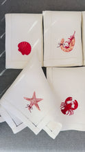 Ielādēt un atskaņot video galerijas skatītājā, lINEN NAPKINS WITH EA LIFE EMBROIDERY
