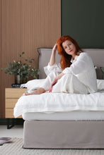 Load image into Gallery viewer, Linen duvet cover

Push buttons closure, decorative flange all around. Fastening cords in each inner corner of the cover will allow the blanket to be fixed to the cover so that the blanket does not slip over the cover.
