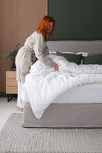 Load image into Gallery viewer, Linen duvet cover

Push buttons closure, decorative flange all around. Fastening cords in each inner corner of the cover will allow the blanket to be fixed to the cover so that the blanket does not slip over the cover.
